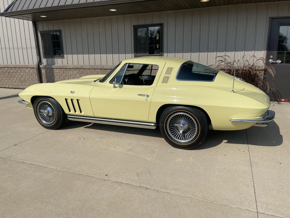 1965 Chevrolet Corvette C2 - Image 10 of 31