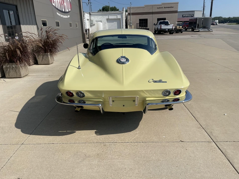1965 Chevrolet Corvette C2 - Image 16 of 31