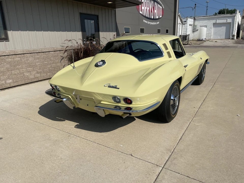 1965 Chevrolet Corvette C2 - Image 18 of 31