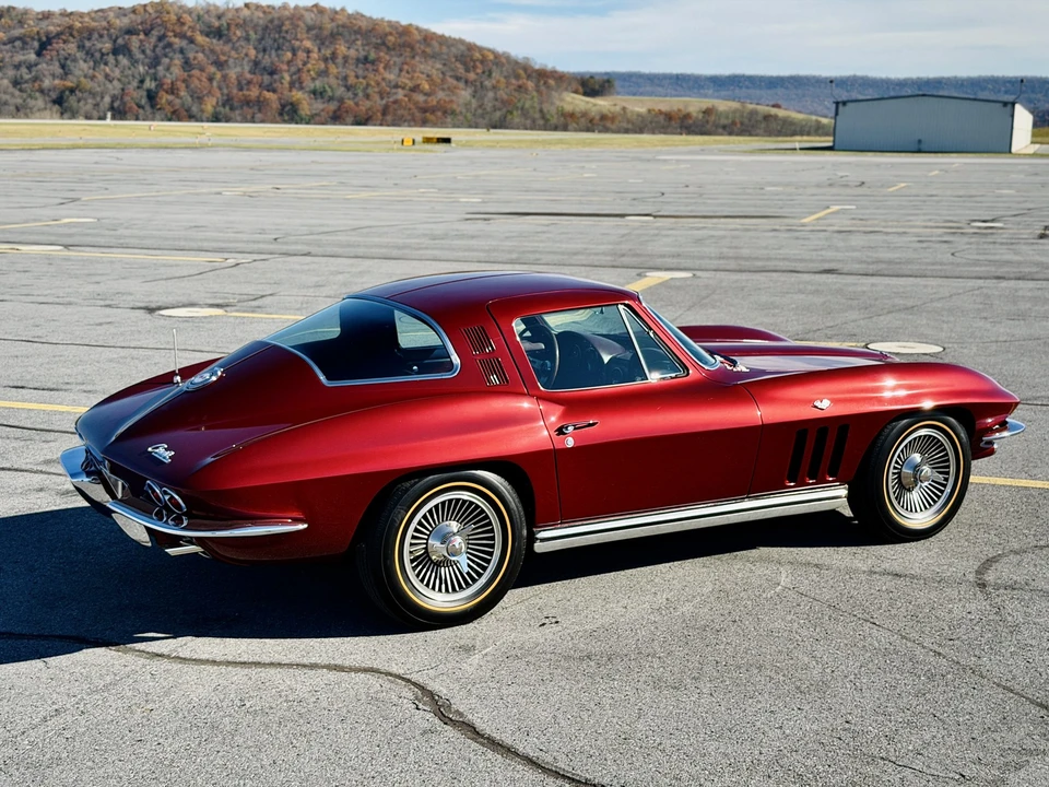 1965 Chevrolet Corvette C2 - Image 25 of 31
