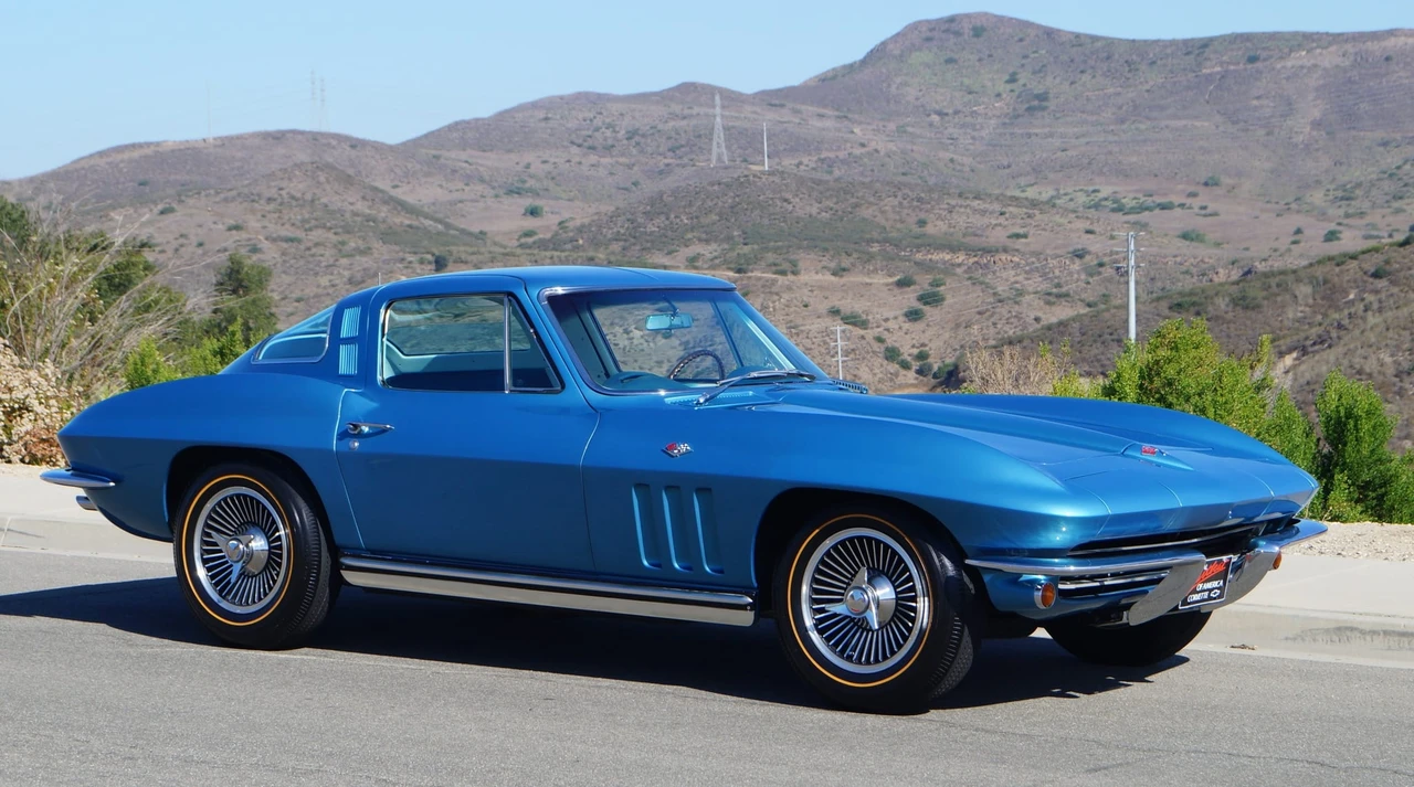 1965 Chevrolet Corvette C2 - Image 13 of 31
