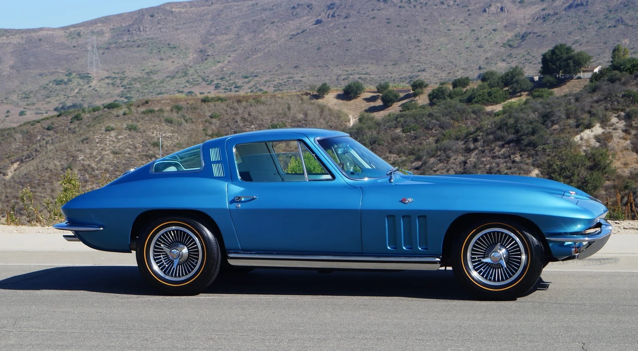1965 Chevrolet Corvette C2 - Image 15 of 31