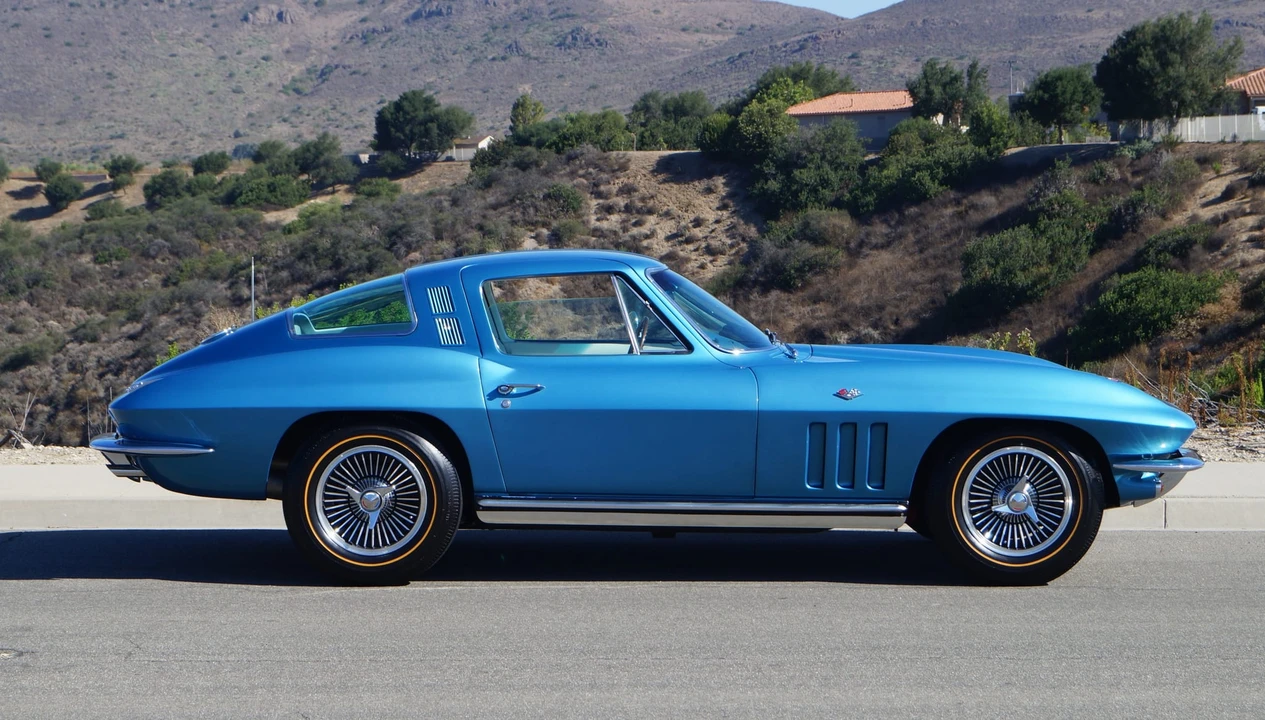 1965 Chevrolet Corvette C2 - Image 16 of 31