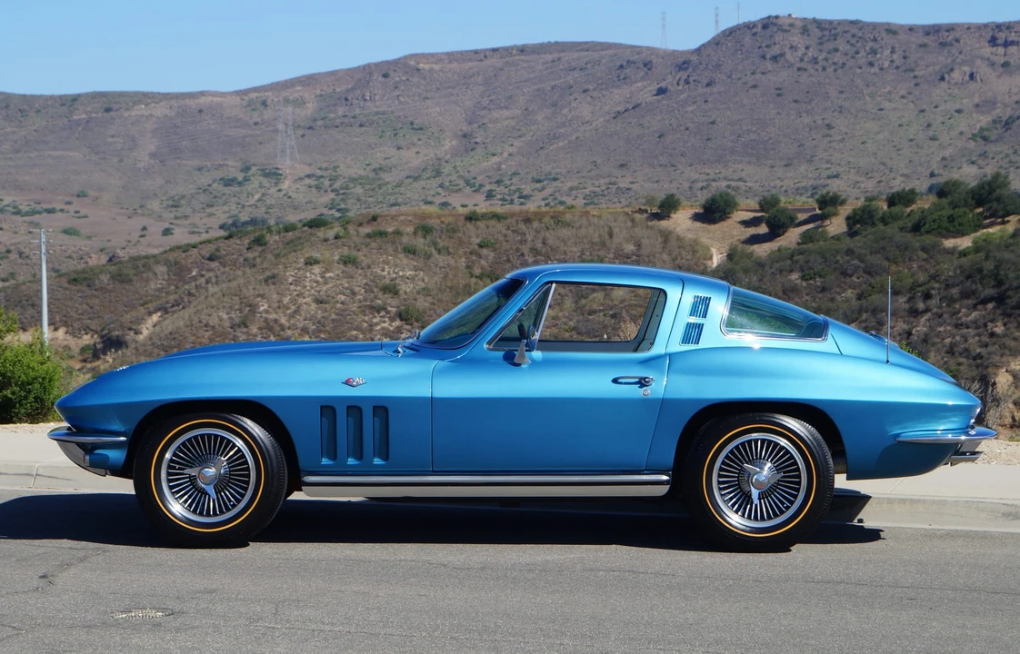 1965 Chevrolet Corvette C2 - Image 30 of 31