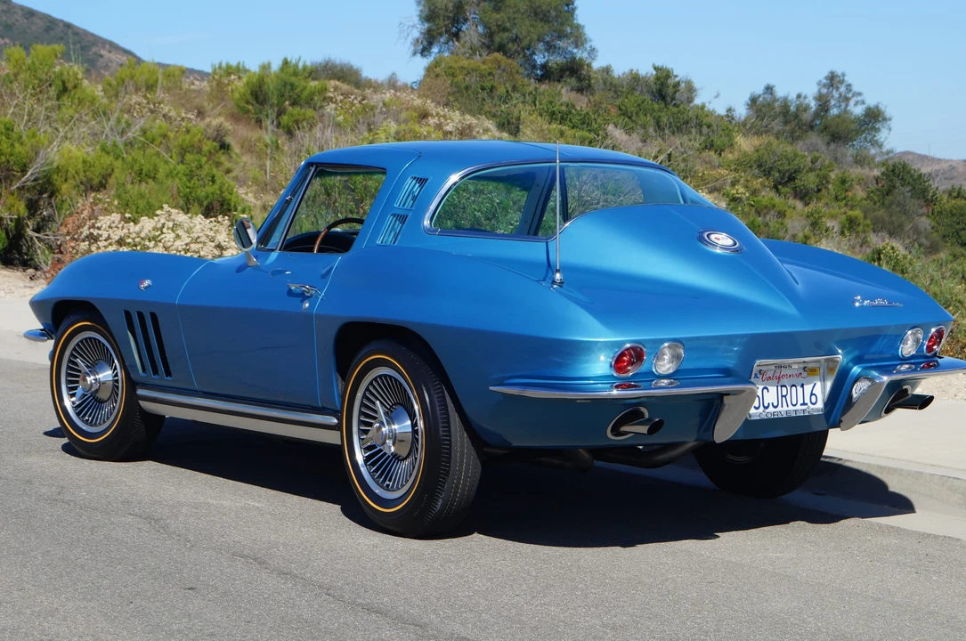 1965 Chevrolet Corvette C2 - Image 23 of 31