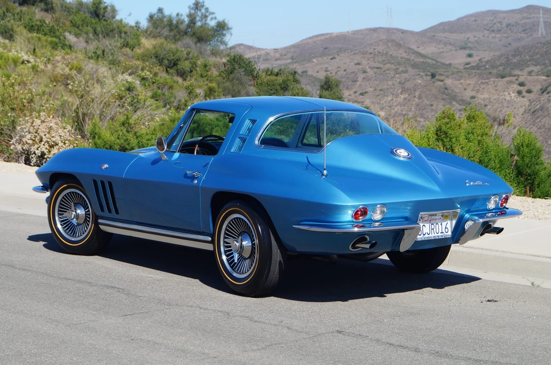 1965 Chevrolet Corvette C2 - Image 25 of 31