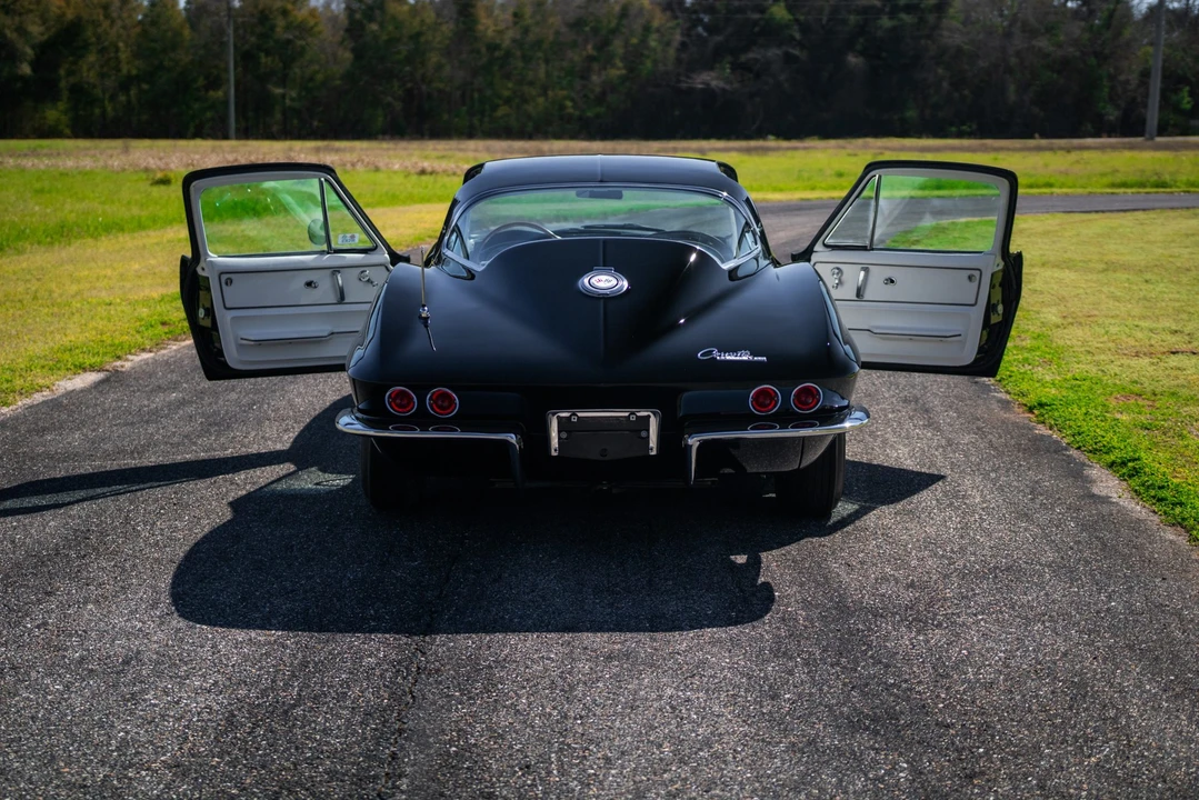 1965 Chevrolet Corvette C2 - Image 19 of 31