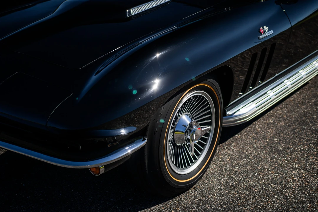 1965 Chevrolet Corvette C2 - Image 20 of 31