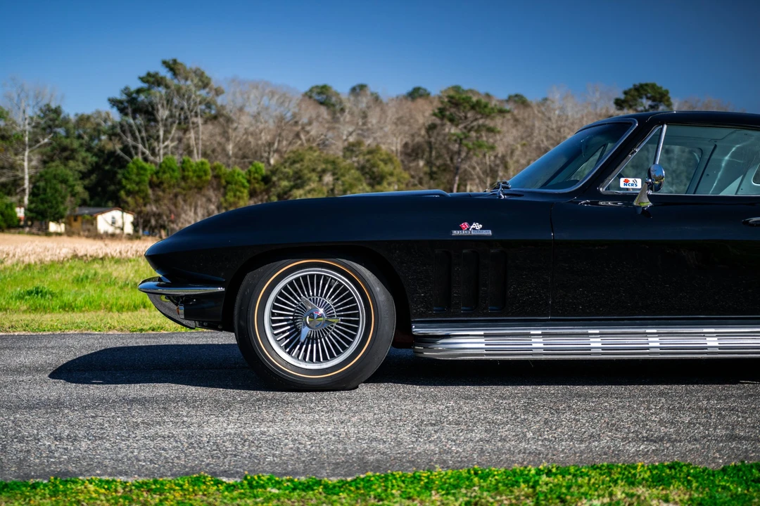 1965 Chevrolet Corvette C2 - Image 25 of 31