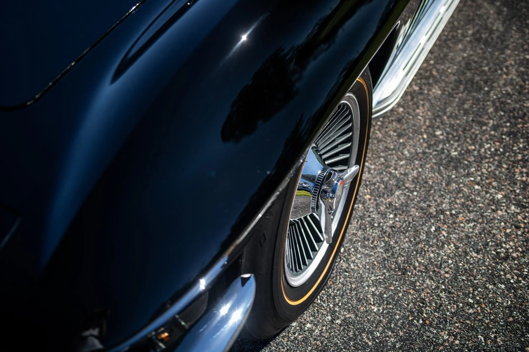 1965 Chevrolet Corvette C2 - Image 21 of 31
