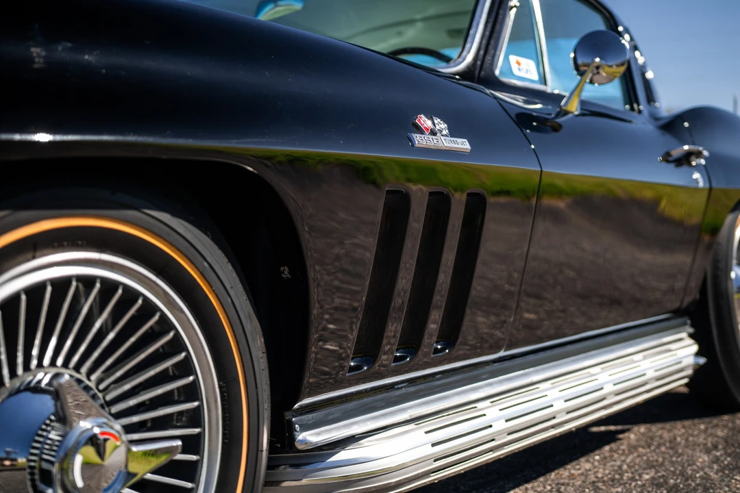 1965 Chevrolet Corvette C2 - Image 22 of 31