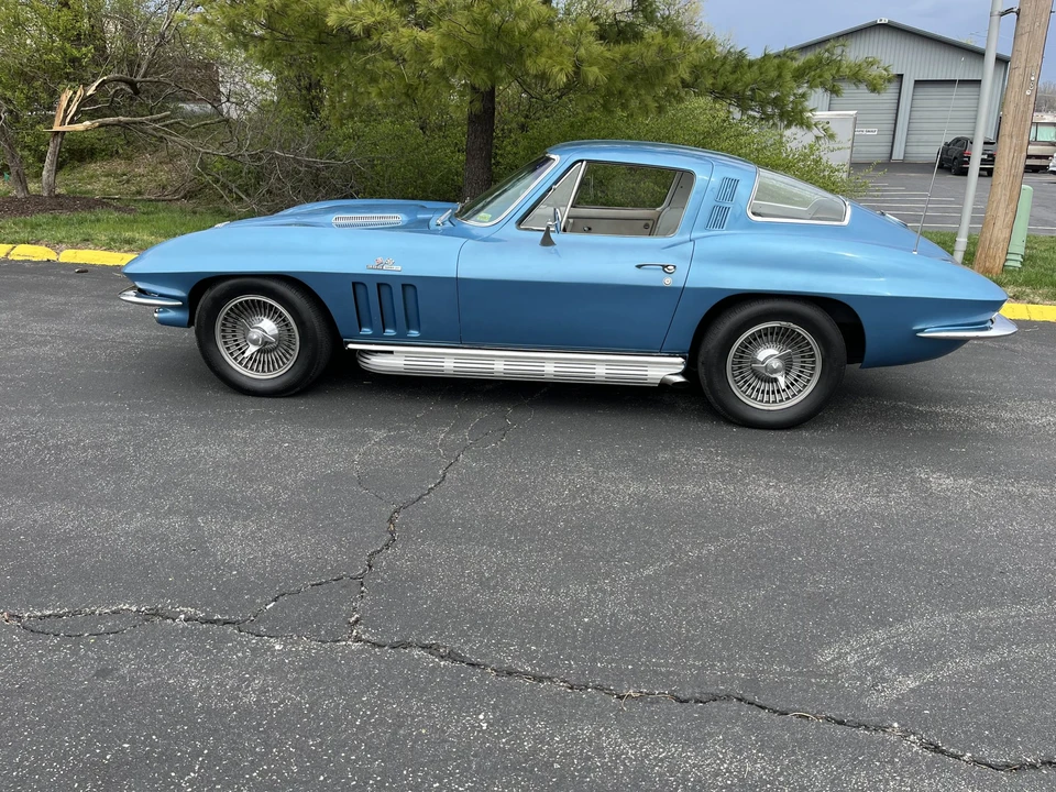 1965 Chevrolet Corvette C2 - Image 14 of 31