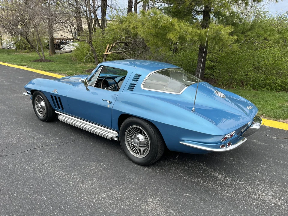 1965 Chevrolet Corvette C2 - Image 13 of 31