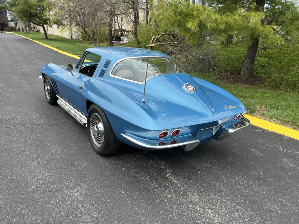 1965 Chevrolet Corvette C2 - Image 12 of 31