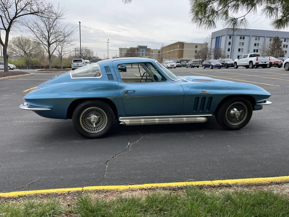 1965 Chevrolet Corvette C2 - Image 5 of 31
