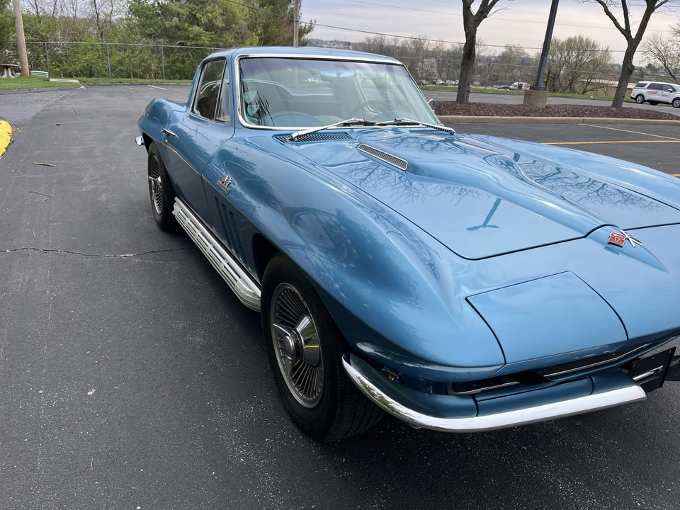 1965 Chevrolet Corvette C2 - Image 21 of 31