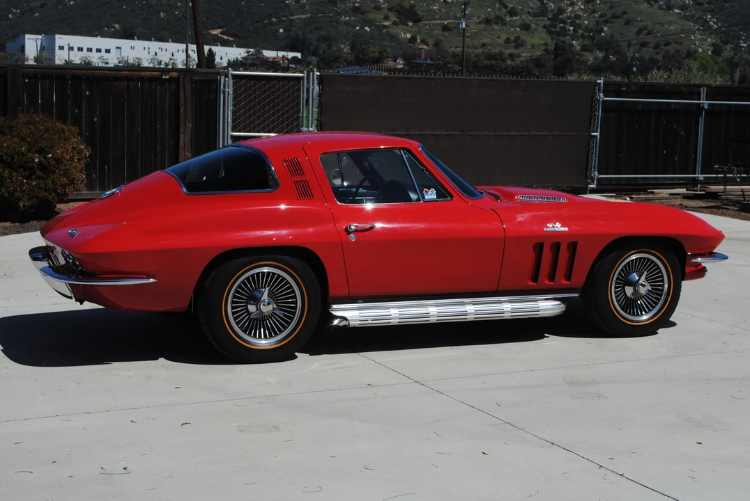 1965 Chevrolet Corvette C2 - Image 20 of 31