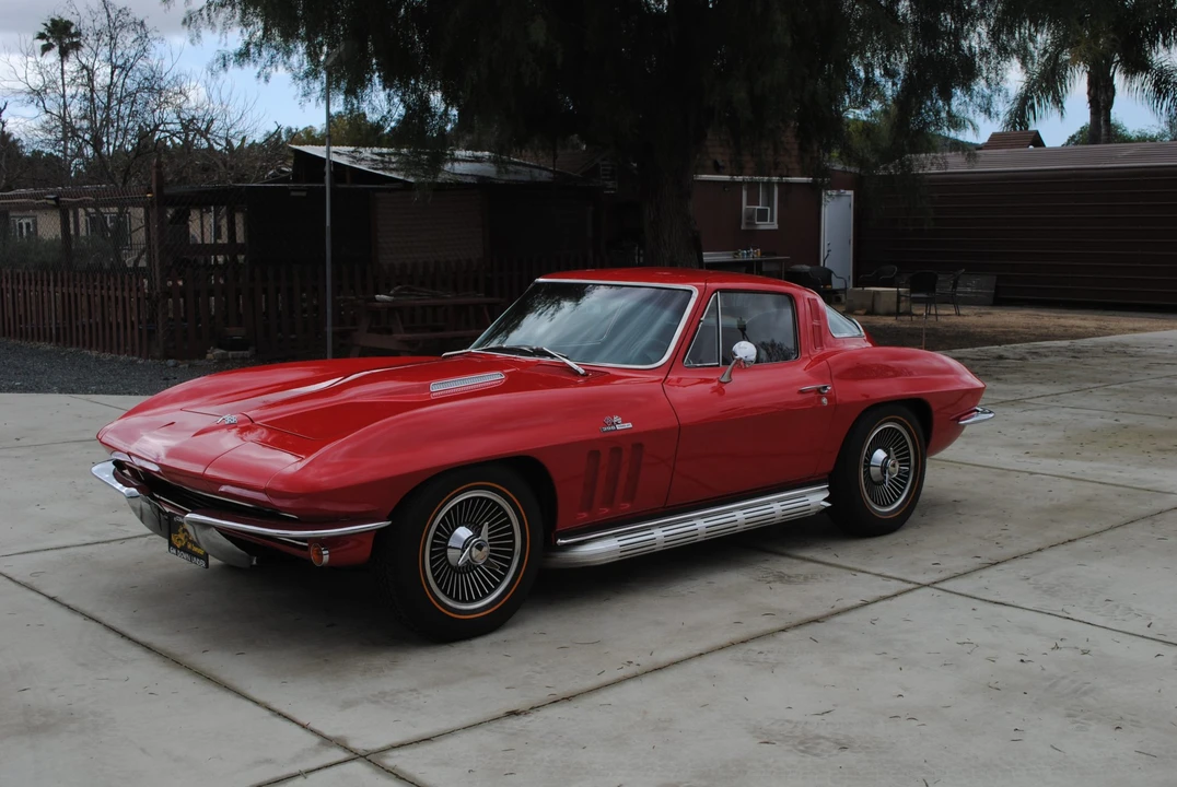 1965 Chevrolet Corvette C2 - Image 5 of 31
