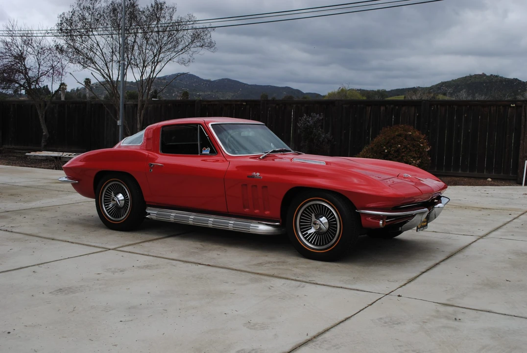 1965 Chevrolet Corvette C2 - Image 23 of 31