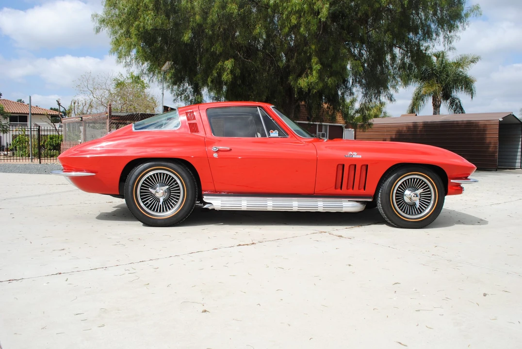 1965 Chevrolet Corvette C2 - Image 21 of 31