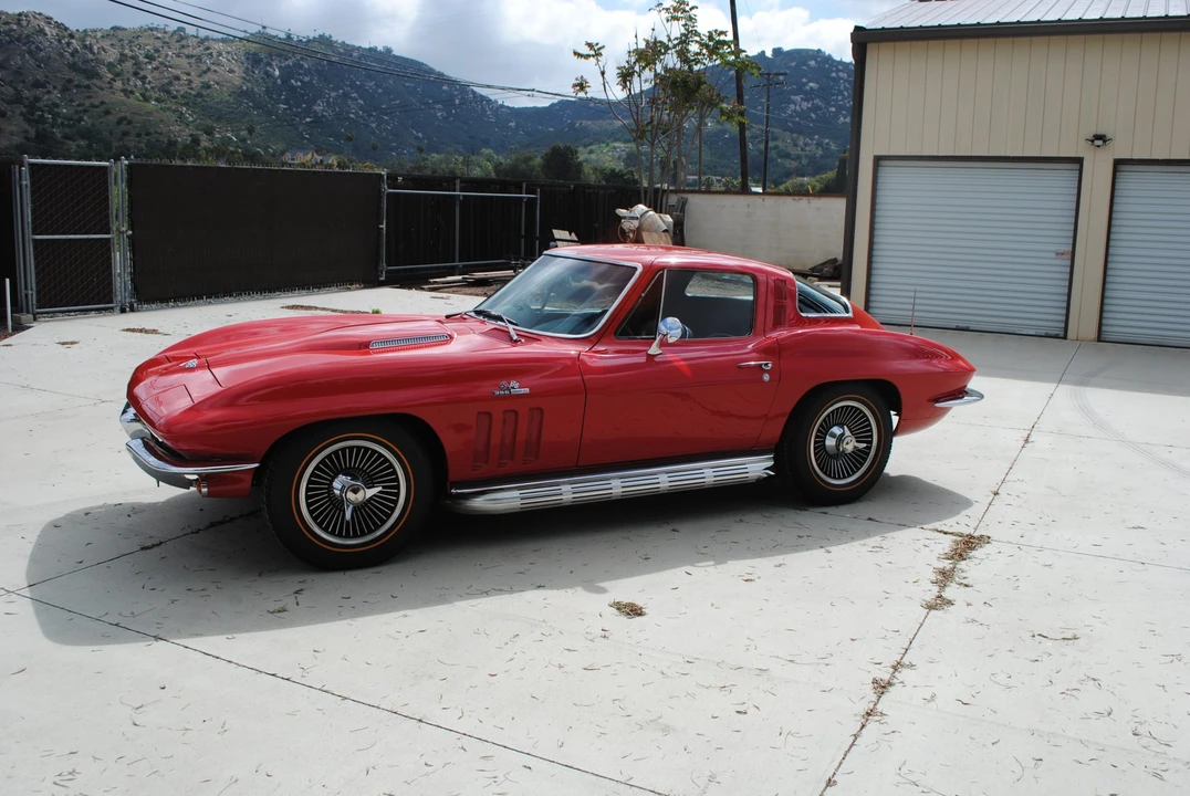 1965 Chevrolet Corvette C2 - Image 4 of 31