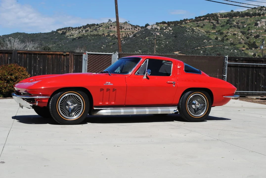 1965 Chevrolet Corvette C2 - Image 6 of 31