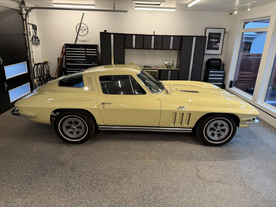 1965 Chevrolet Corvette C2 - Image 11 of 31