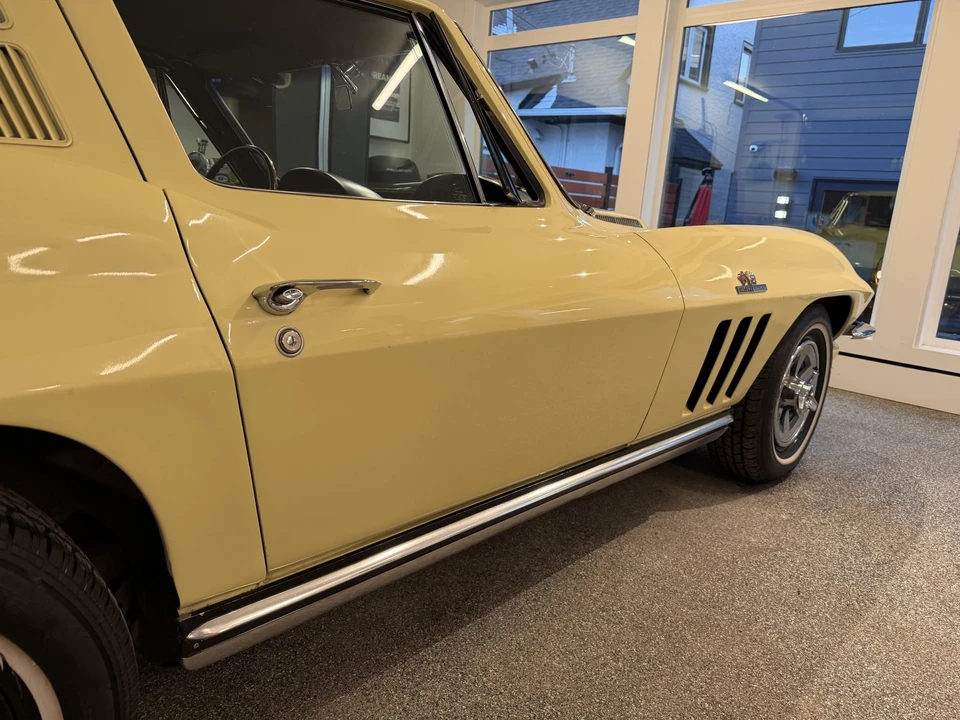 1965 Chevrolet Corvette C2 - Image 21 of 31