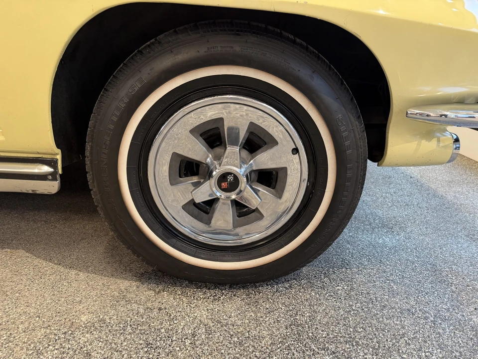 1965 Chevrolet Corvette C2 - Image 28 of 31