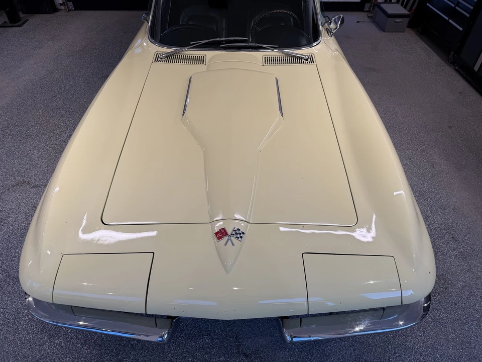 1965 Chevrolet Corvette C2 - Image 23 of 31