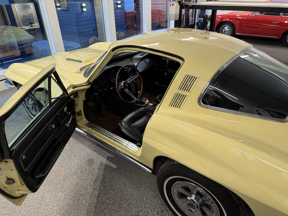 1965 Chevrolet Corvette C2 - Image 31 of 31