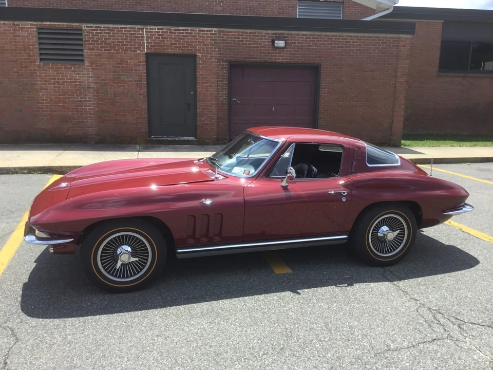 1965 Chevrolet Corvette C2 - Image 2 of 31