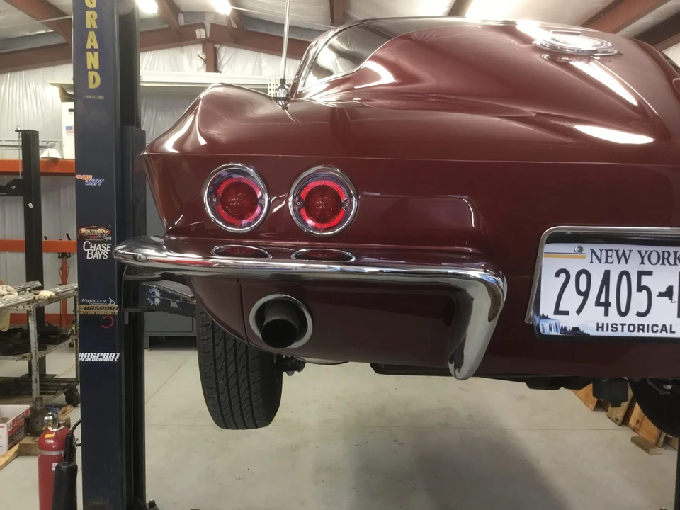 1965 Chevrolet Corvette C2 - Image 21 of 31