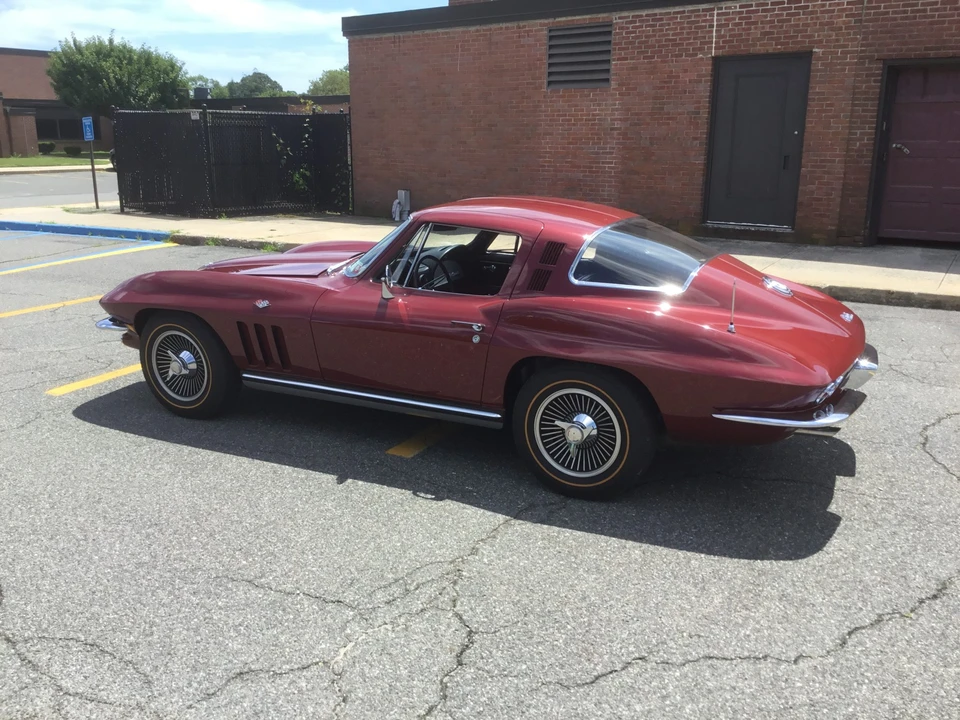 1965 Chevrolet Corvette C2 - Image 11 of 31