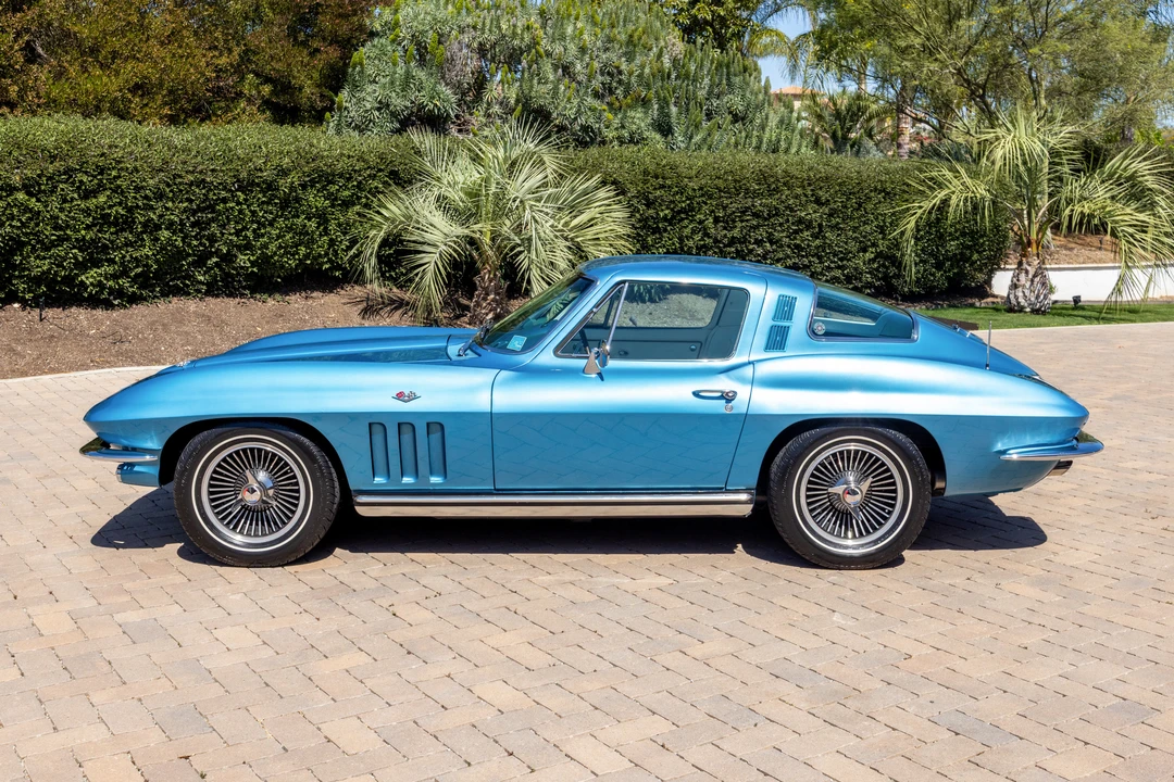 1965 Chevrolet Corvette C2 - Image 9 of 31