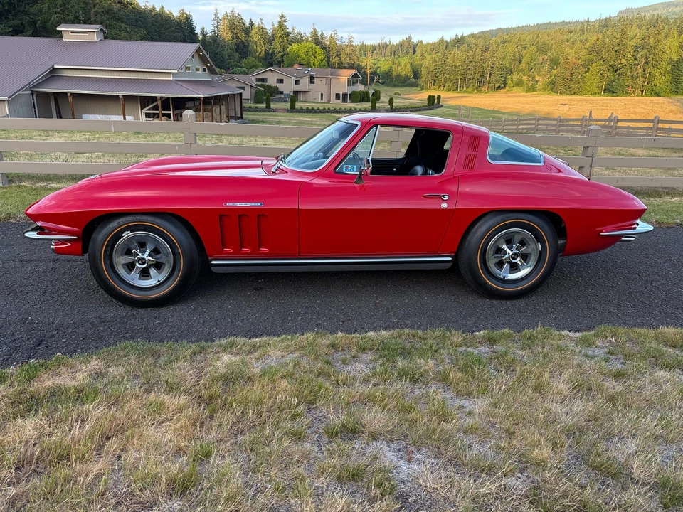 1965 Chevrolet Corvette C2 - Image 22 of 31