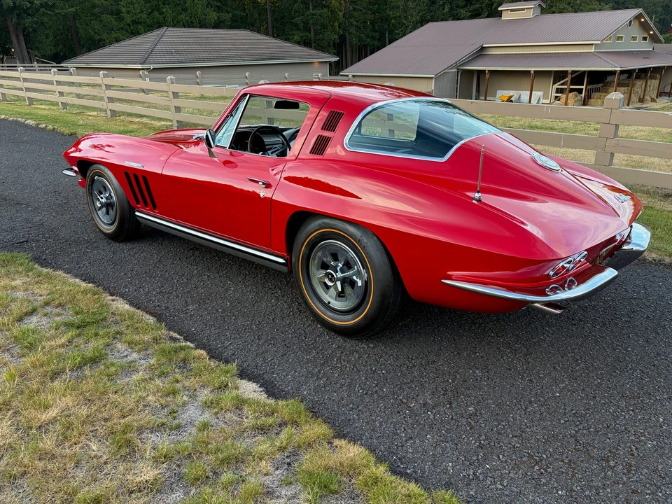 1965 Chevrolet Corvette C2 - Image 21 of 31