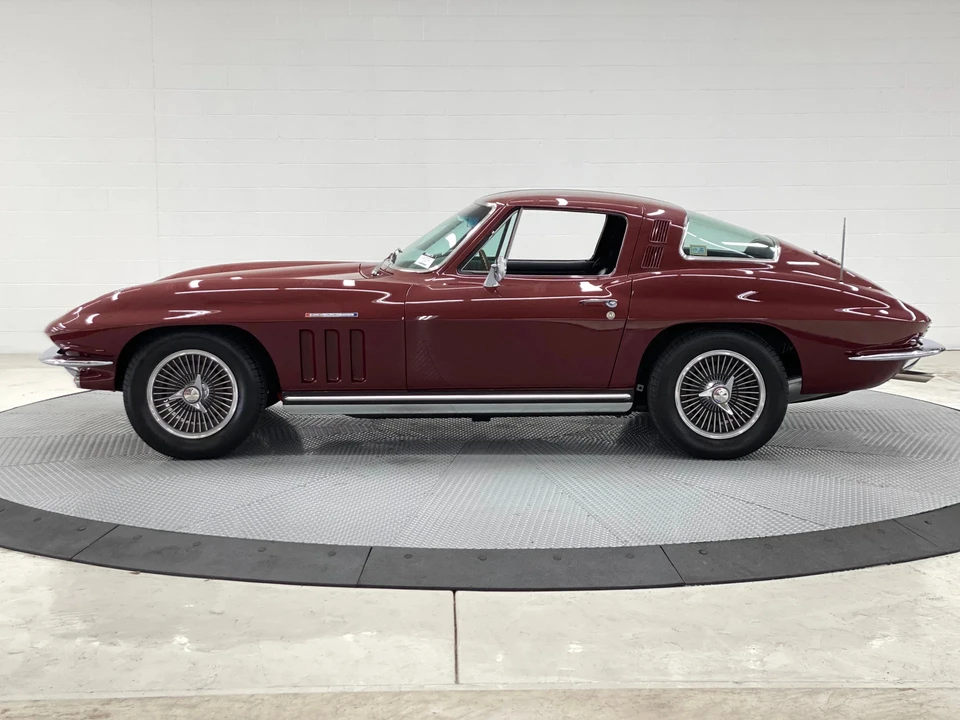 1965 Chevrolet Corvette C2 - Image 4 of 31