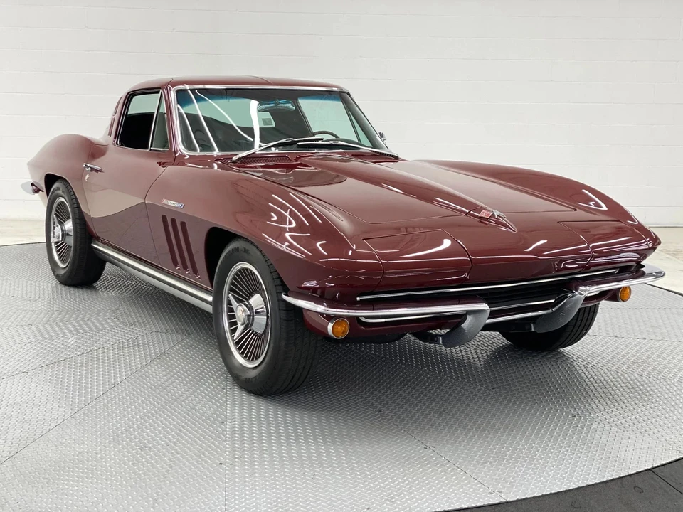 1965 Chevrolet Corvette C2 - Image 2 of 31