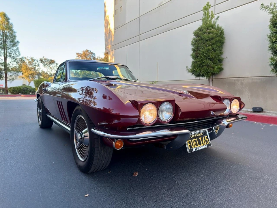 1965 Chevrolet Corvette C2 - Image 22 of 31