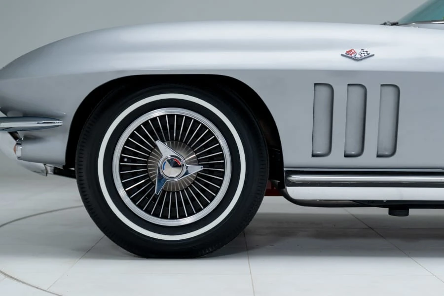 1965 Chevrolet Corvette C2 - Image 20 of 31