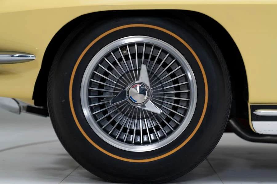 1965 Chevrolet Corvette C2 - Image 8 of 31