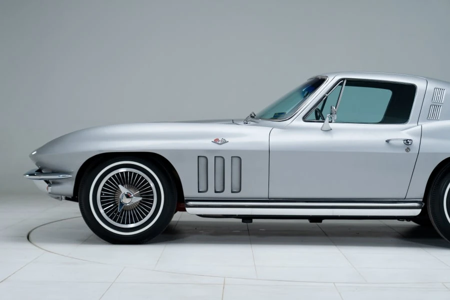 1965 Chevrolet Corvette C2 - Image 19 of 31