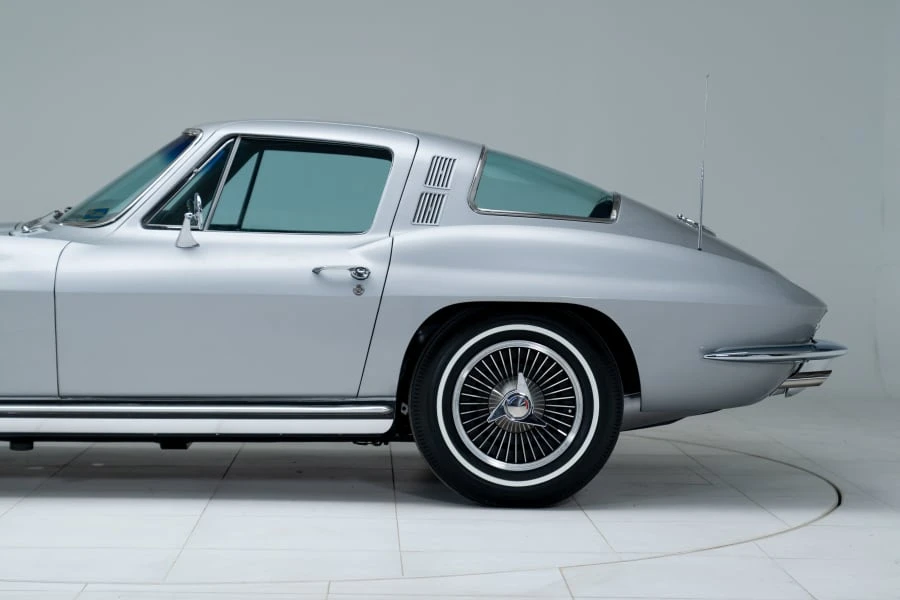 1965 Chevrolet Corvette C2 - Image 17 of 31
