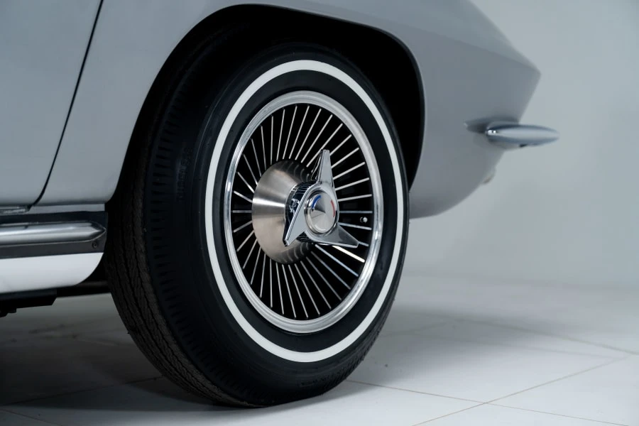 1965 Chevrolet Corvette C2 - Image 21 of 31