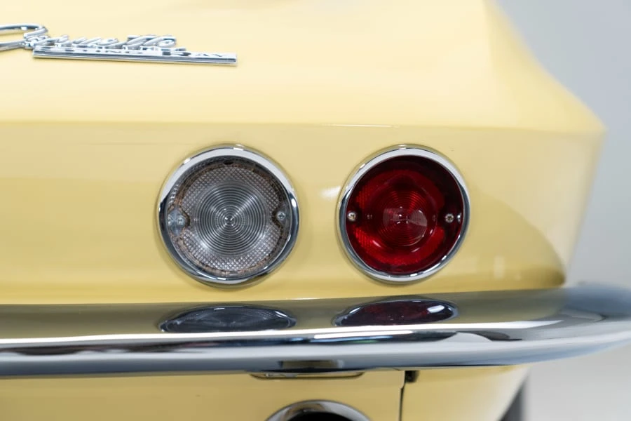 1965 Chevrolet Corvette C2 - Image 25 of 31