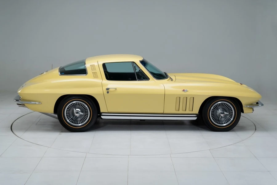 1965 Chevrolet Corvette C2 - Image 2 of 31