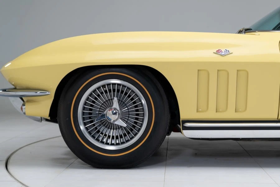 1965 Chevrolet Corvette C2 - Image 14 of 31