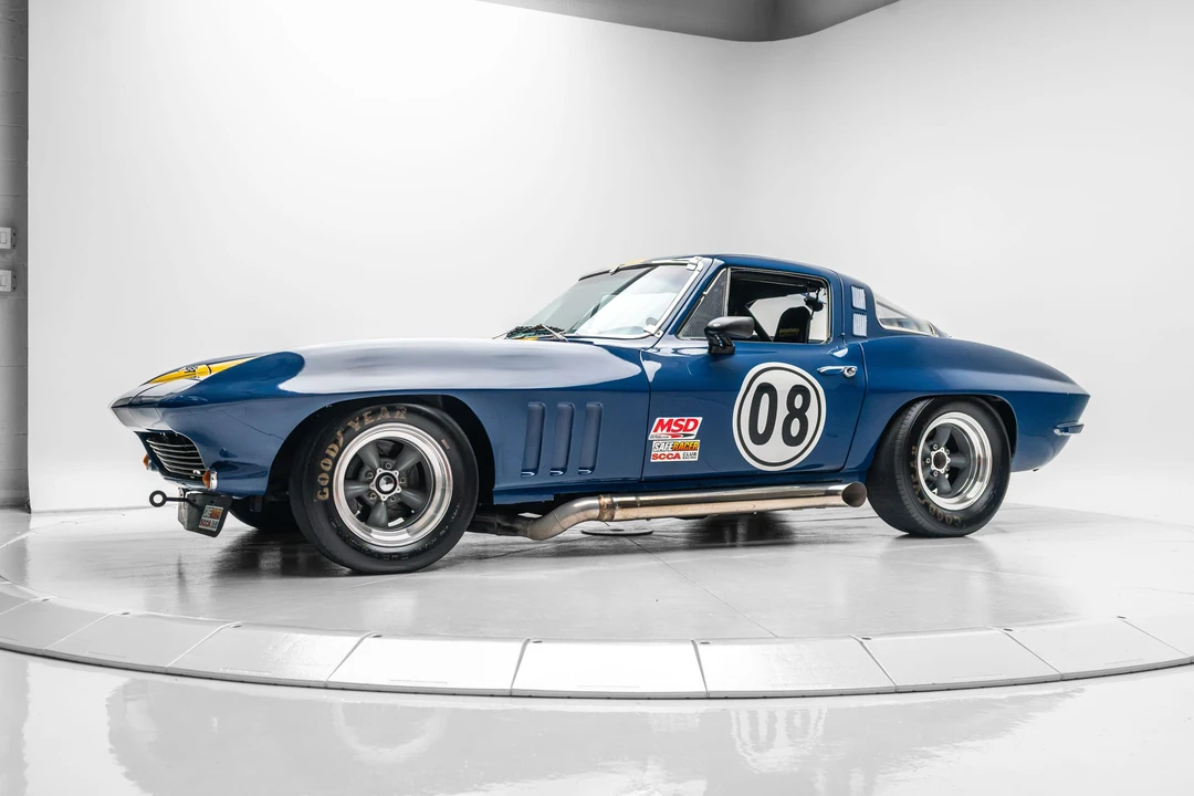 1965 Chevrolet Corvette C2 - Image 3 of 31