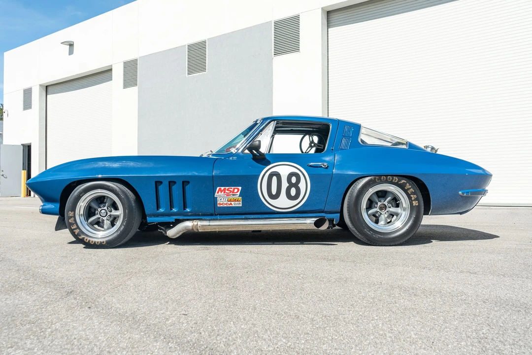 1965 Chevrolet Corvette C2 - Image 27 of 31